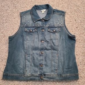 NWT Christopher & Banks Studded Denim Sleeveless Jacket Size XL